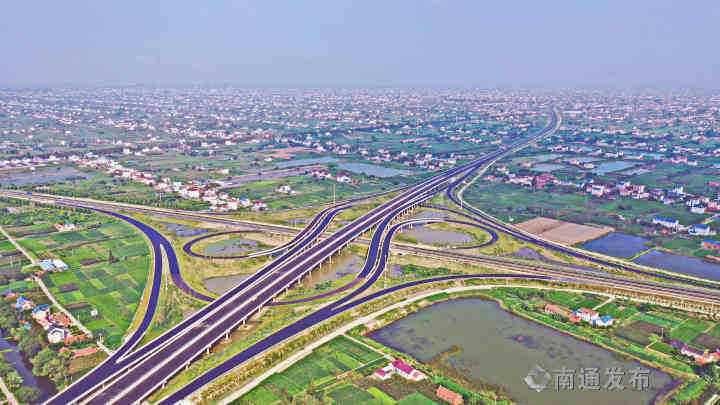 刚刚，海启高速、锡通高速北接线通车！