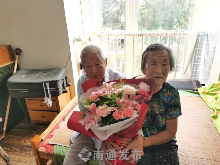 浪漫七夕前 这对夫妻迎来 白金婚 浪漫七夕前 这对夫妻迎来 白金婚
