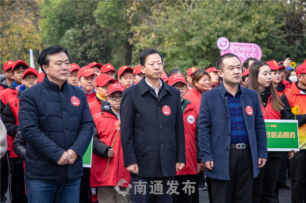 赵小亭纪念塑像落成丨十年了,我们从未忘记过你|南通发布