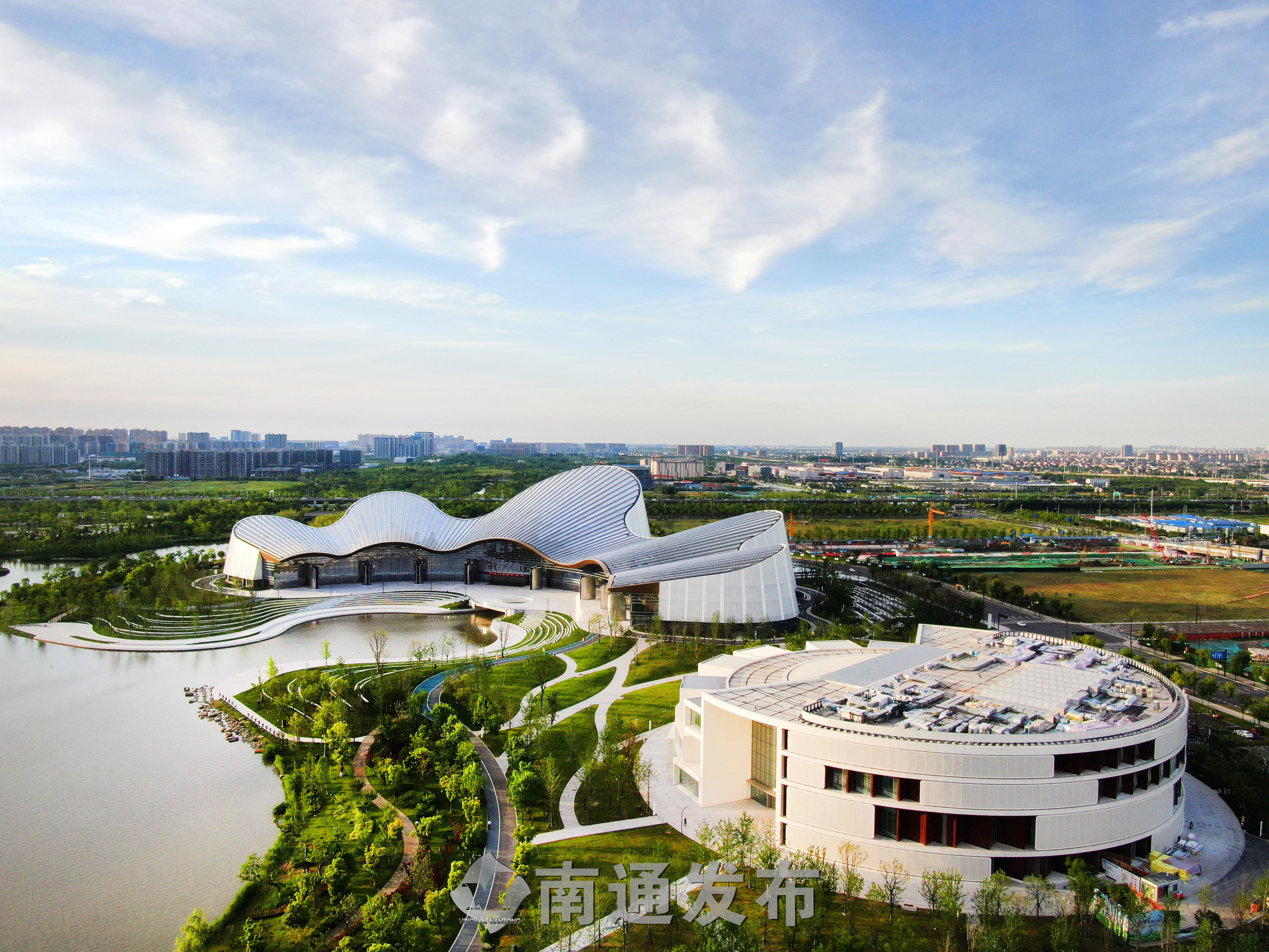 俯瞰!南通大剧院18日晚试运营演出 |南通发布