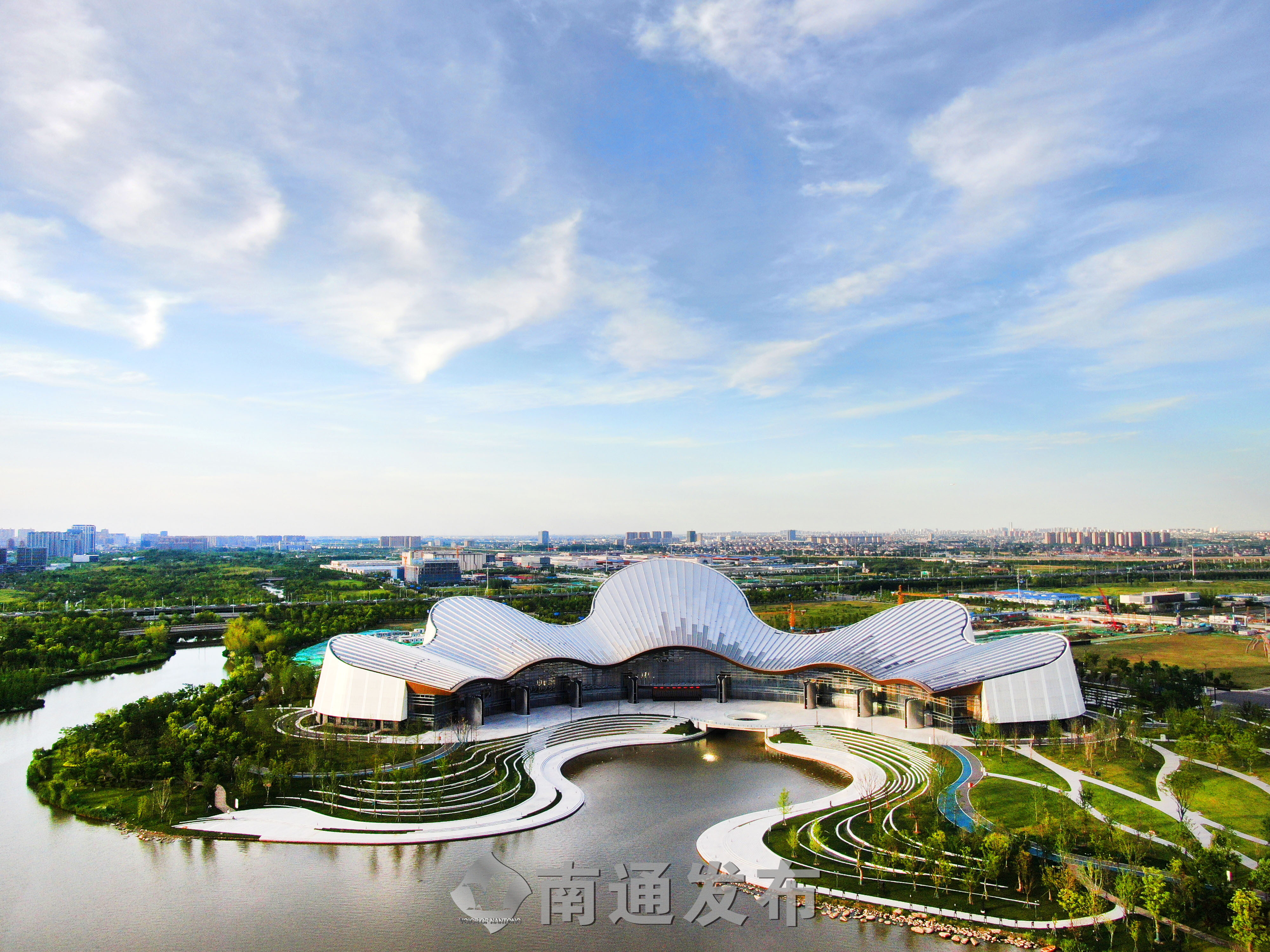 俯瞰!南通大剧院18日晚试运营演出 |南通发布