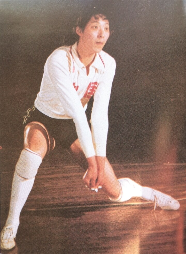 1981年第三届世界杯女子排球赛是张洁云在中国女排的收幕战,她为家乡