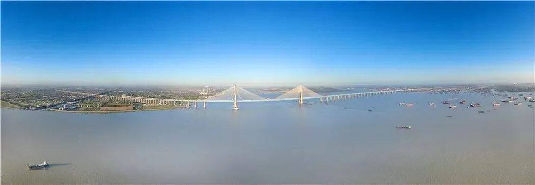 苏通第二过江通道,海太过江通道,北沿江铁路通道,崇海通道,与现有的崇
