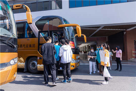 53辆大巴上阵飞鹤快客全力做好海门区高考运输工作南通发布
