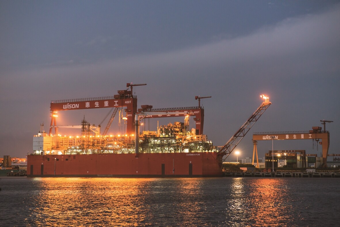 惠生重工全球首个浮式液化天然气生产和存储设施(FLNG)