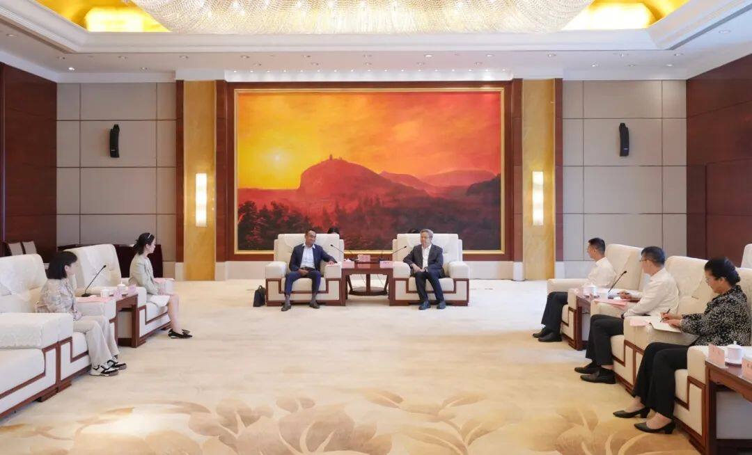 会见新.jpg