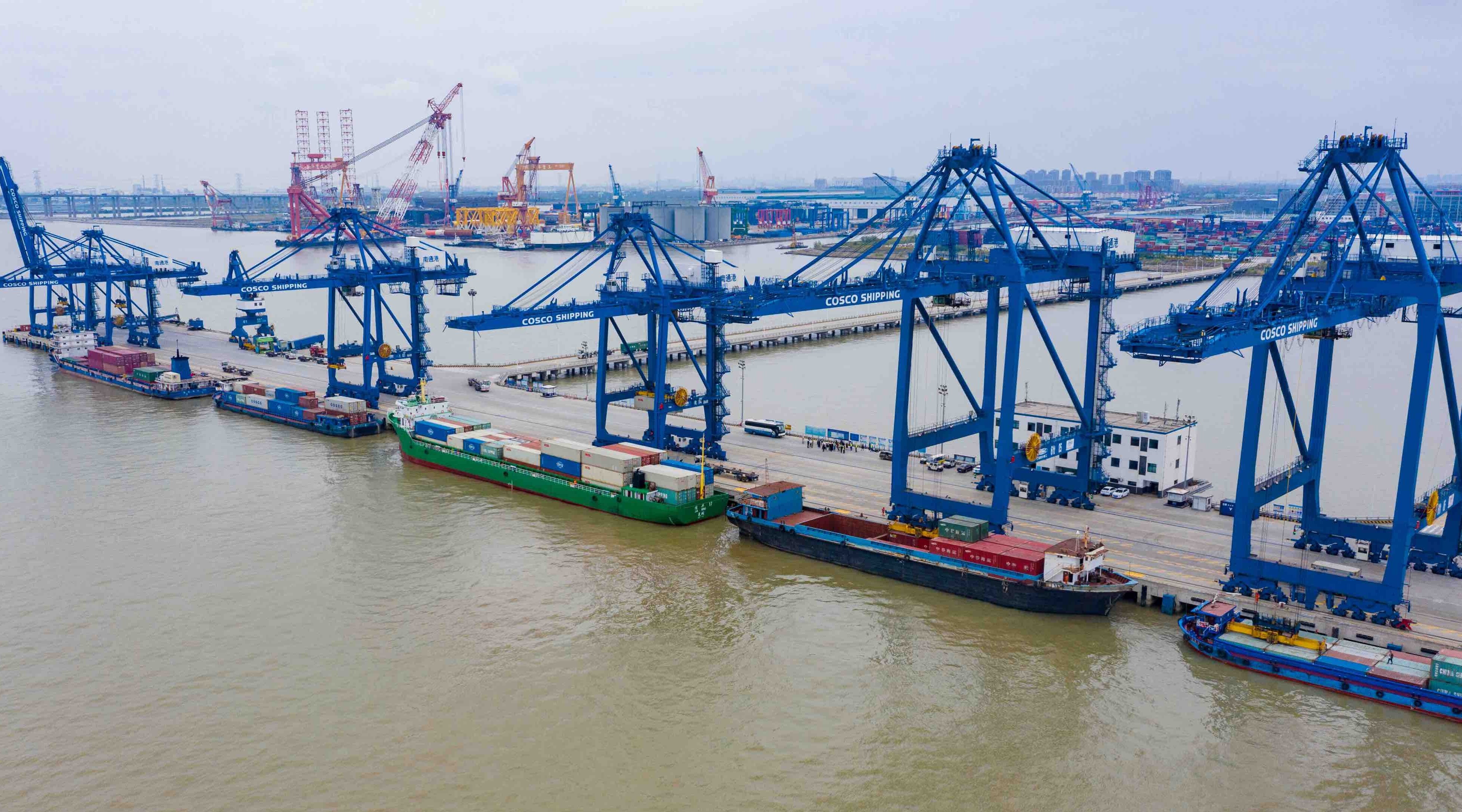 运抵南通通海港码头的进口棉花货物