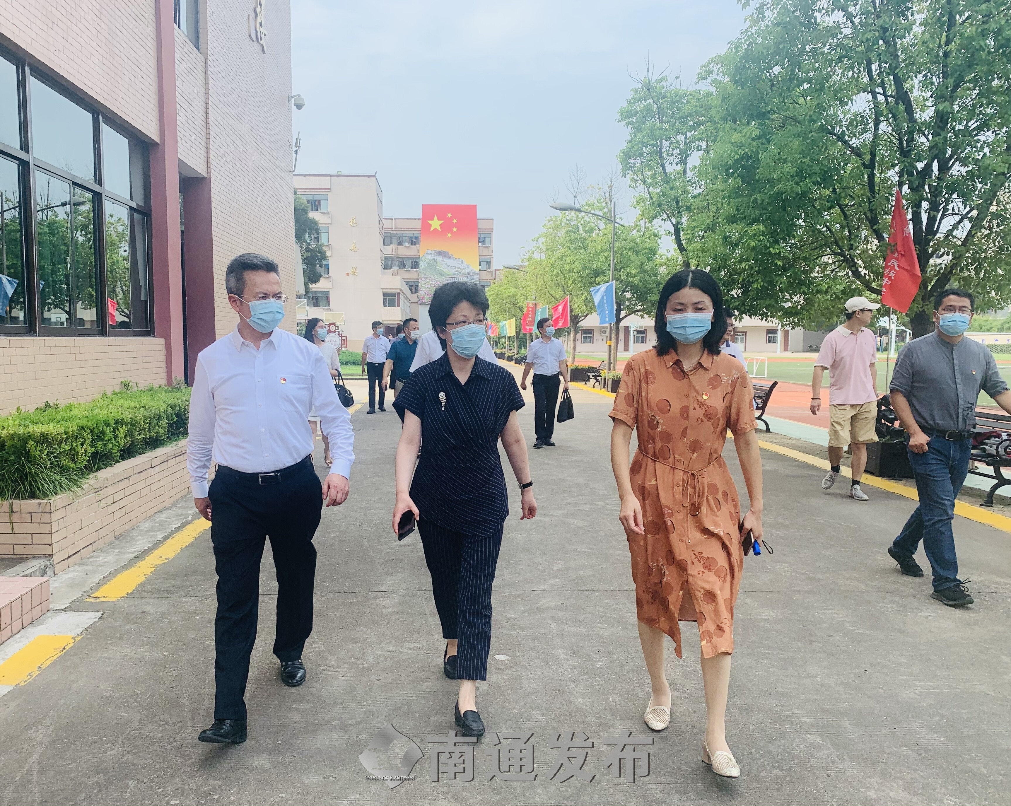 办好民族教育 促进民族团结 | 市领导调研南通西藏民族中学|南通发布