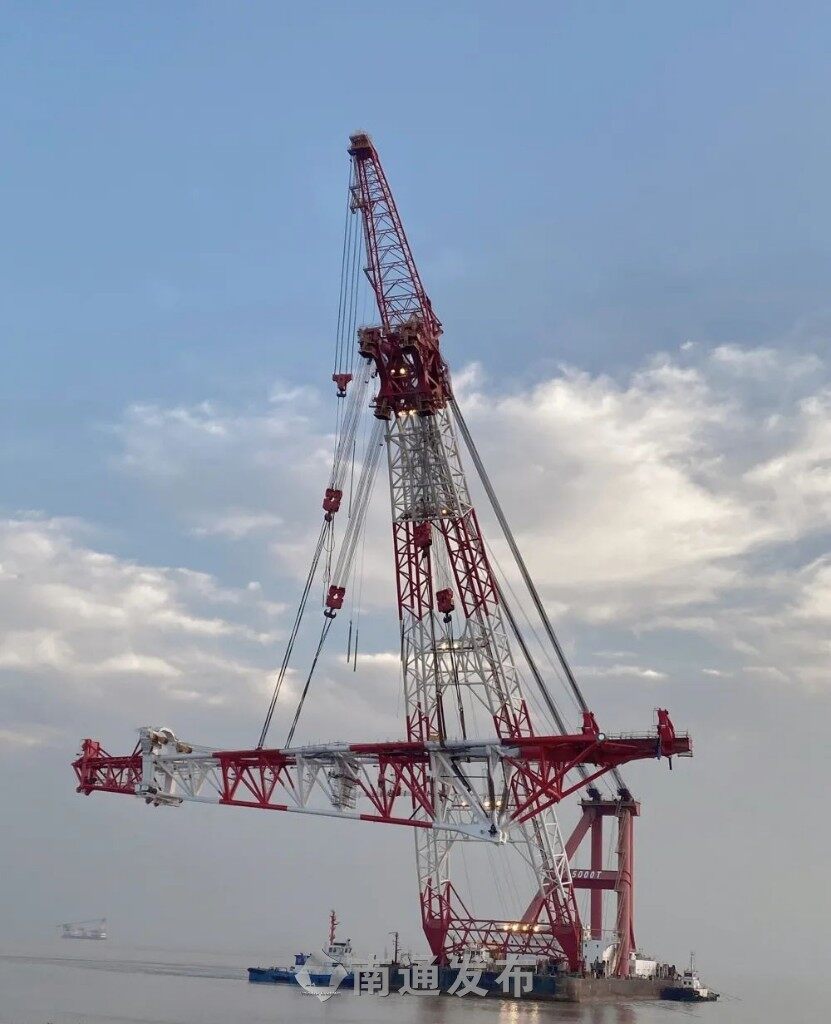140米级世界最大打桩船在启东完成桩架总段吊装南通发布