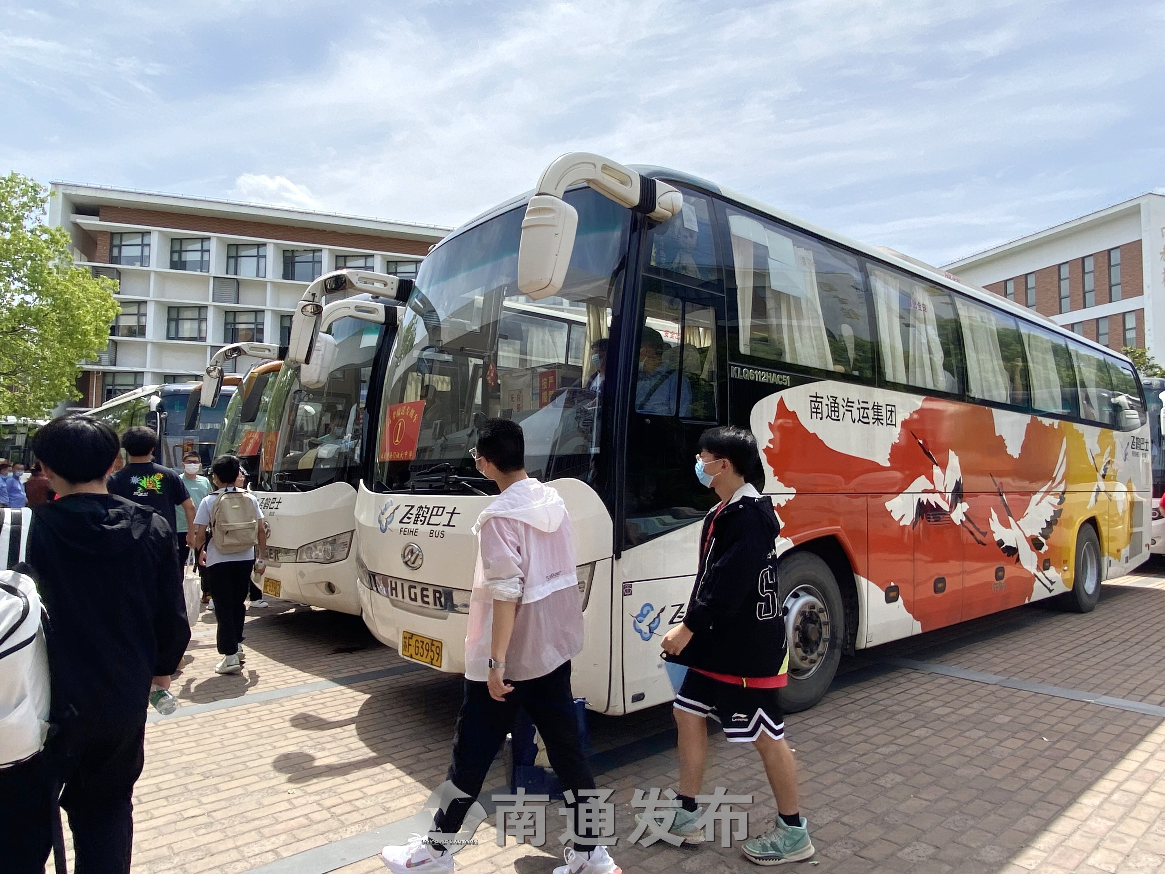 300輛大客車服務11386名考生南通汽運集團保障全市高考運輸萬無一失