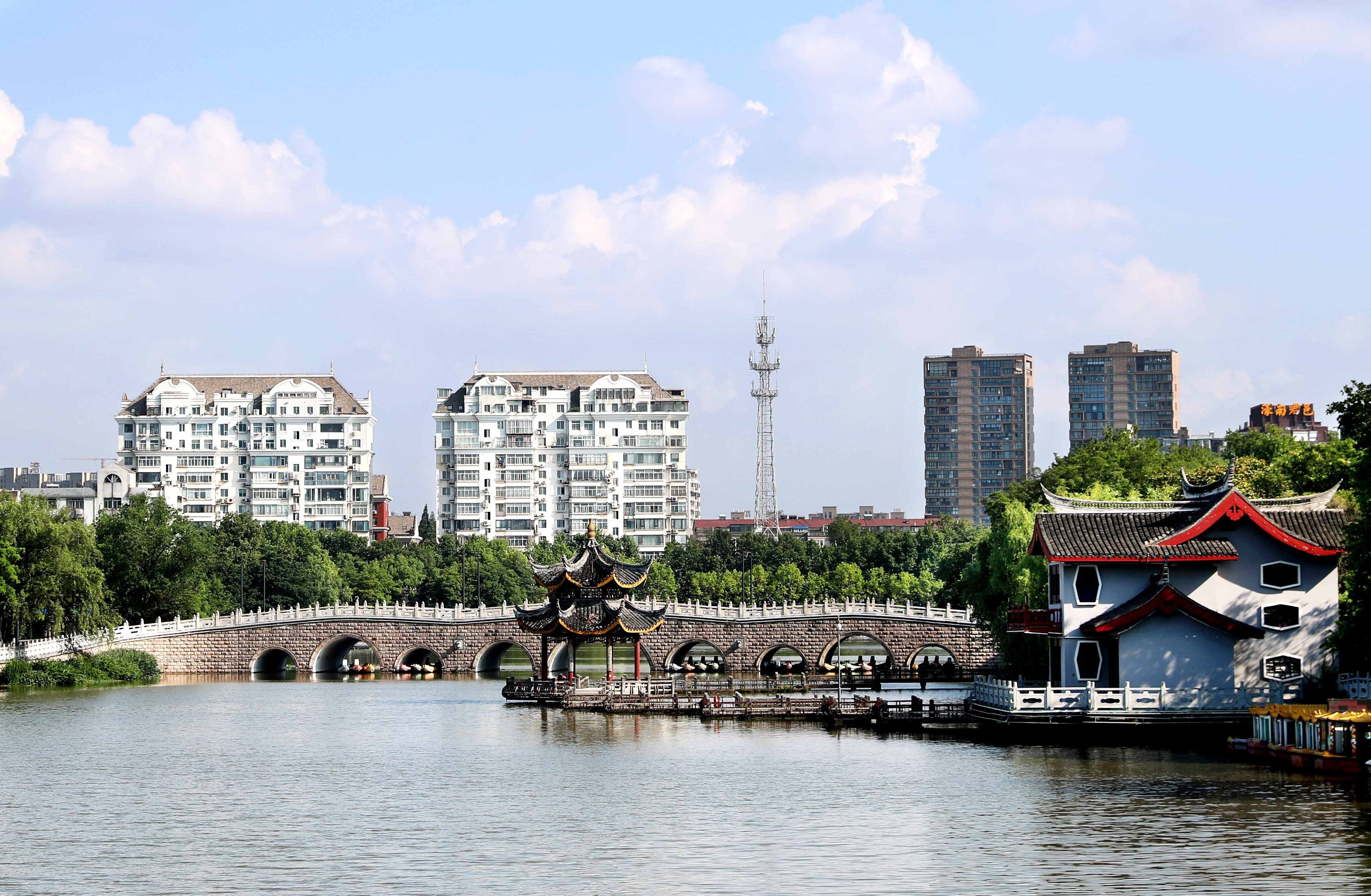 绿意盎然航拍濠河夏日美景南通发布